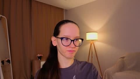 Sara online show from February 3, 4:33 pm