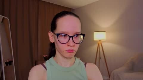 Sara online show from March 10, 4:22 pm