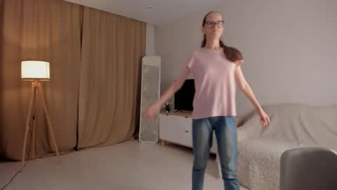 Sara online show from October 18, 4:11 pm