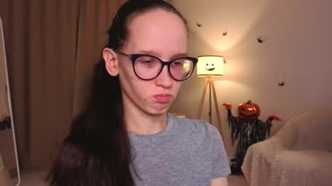 Sara online show from December 2, 4:16 pm