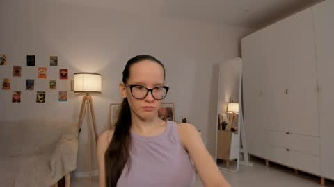 Sara online show from March 10, 4:14 pm