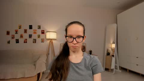 Sara online show from March 9, 7:15 pm