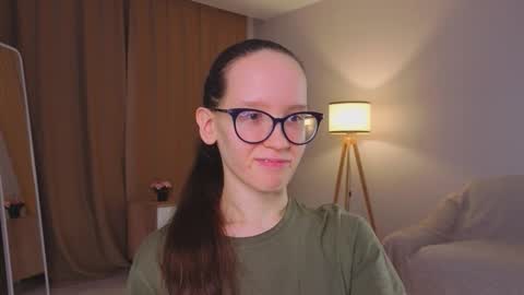 Sara online show from February 28, 4:11 pm