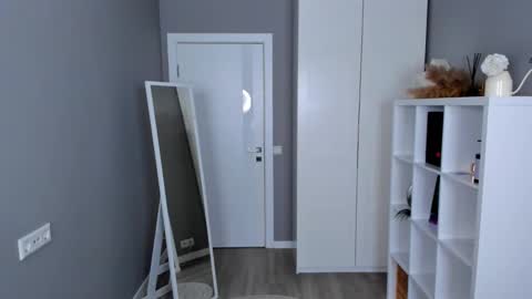  LYNN  online show from March 6, 9:14 am