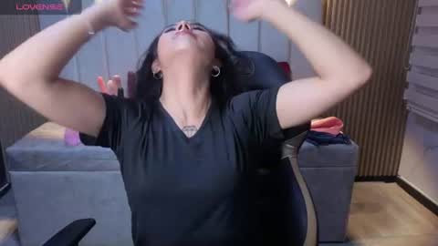 lynn_turner_ online show from July 25, 1:20 pm