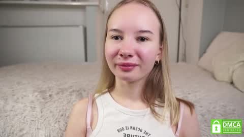 Lola online show from October 5, 2:35 pm