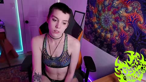 Snapshot of lynxanarres chatting on January 8, 3:29 am Lynx Anarres online show from January 8, 3:29 am