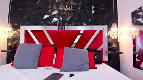 Lysa  online show from March 25, 1:40 pm