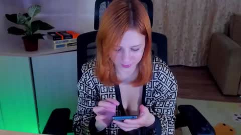 lyssan_xo online show from November 7, 5:26 pm