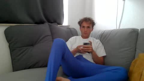 lzpboy online show from June 1, 3:57 pm