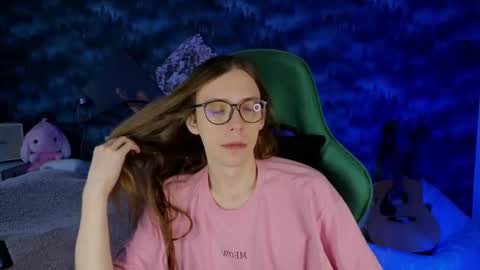 Snapshot of m1shq chatting on September 13, 2:52 pm m1shq online show from September 13, 2:52 pm