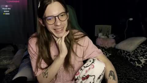 Snapshot of m1shq chatting on February 19, 11:57 pm m1shq online show from February 19, 11:57 pm