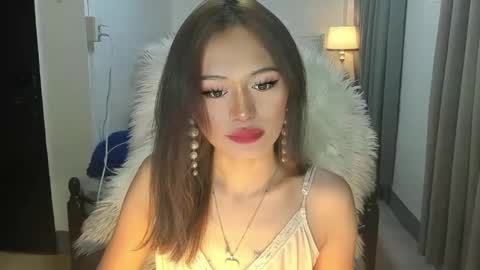 Snapshot of m1sspinay_yassie chatting on January 6, 3:29 pm Cutie Yassie online show from January 6, 3:29 pm