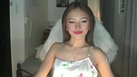 Snapshot of m1sspinay_yassie chatting on January 10, 8:37 pm Cutie Yassie online show from January 10, 8:37 pm