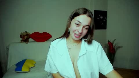 Vikki online show from November 17, 2:52 pm