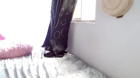 maaddy_thompson online show from March 22, 7:29 pm