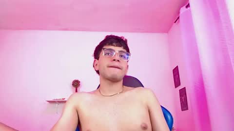 Max online show from April 10, 3:28 pm