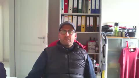 Snapshot of macfly67 chatting on January 20, 12:18 pm macfly67 online show from January 20, 12:18 pm