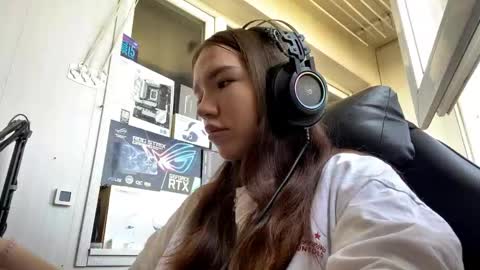 Mila online show from May 14, 9:07 am