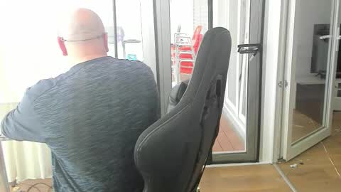 Andy online show from March 8, 9:24 am