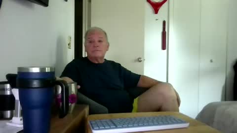 mackdocc001 online show from June 8, 1:23 pm
