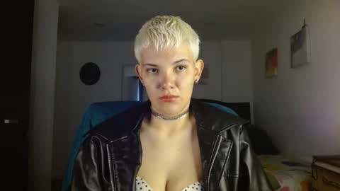 Noah Askew online show from February 4, 9:51 pm