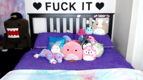 Mackenzie Wolfe online show from March 8, 7:49 am