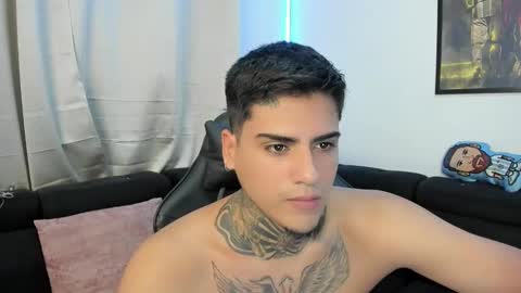 Snapshot of mad_maxxx1 chatting on February 28, 2:09 am max online show from February 28, 2:09 am