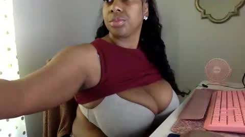 madam_glam online show from June 3, 3:50 pm