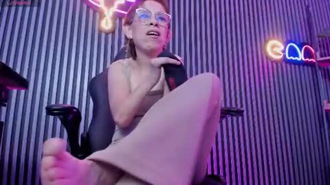 Madame online show from June 15, 4:32 pm