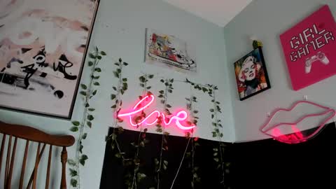 Maddi Avalon online show from March 6, 3:46 am