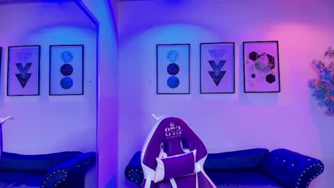 maddie_t18 online show from March 30, 11:43 am