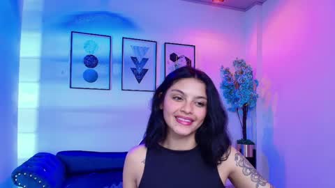 maddie_t18 online show from April 16, 9:39 pm