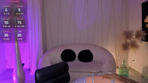 Snapshot of maddisontaylor chatting on October 6, 8:37 pm Maddison online show from October 6, 8:37 pm