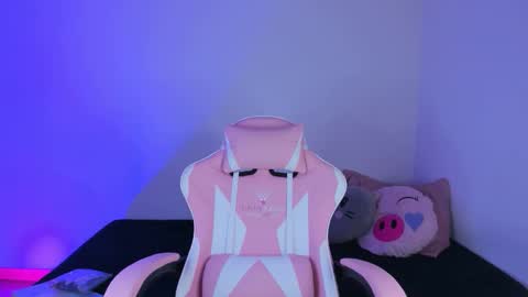 maddy_parker__ online show from November 29, 7:10 pm