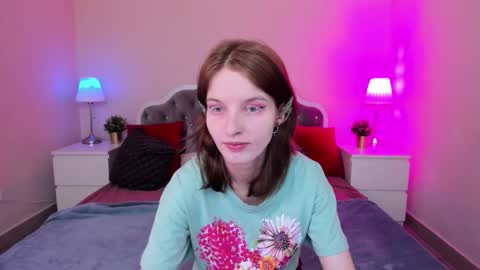 Snapshot of madelaines chatting on October 7, 9:27 am madelaines online show from October 7, 9:27 am