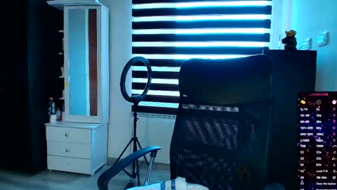 madelamee online show from June 3, 9:42 pm