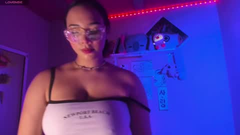 Snapshot of madelinebenet chatting on February 12, 2:03 am Madeline online show from February 12, 2:03 am