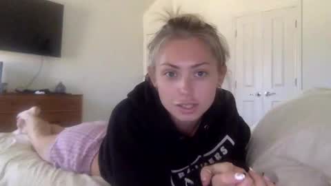 Snapshot of madirose69 chatting on October 20, 4:34 pm mari rose online show from October 20, 4:34 pm