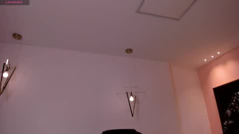 Maddi Collins online show from March 20, 11:37 am