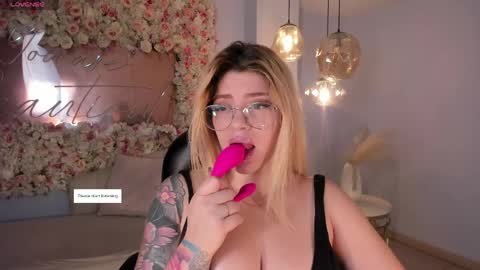 Madison Kane online show from May 9, 11:38 am