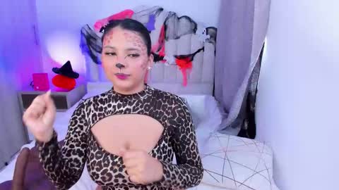 Snapshot of madyyson_hot chatting on October 21, 4:21 pm Madyson hot online show from October 21, 4:21 pm