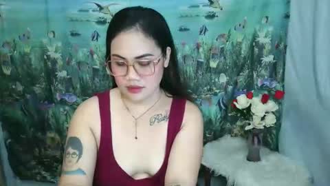 Snapshot of mae_hottie69 chatting on October 15, 12:06 pm mae_hottie69 online show from October 15, 12:06 pm