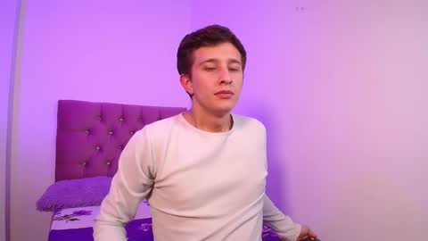 mae and nathan online show from December 1, 6:22 am