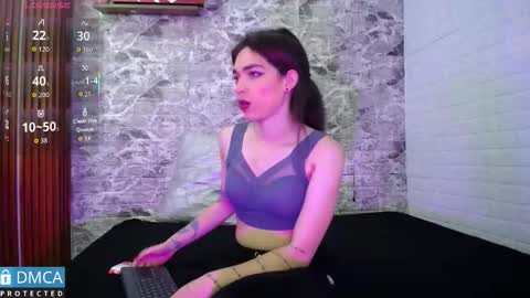 Snapshot of maevekuro chatting on September 22, 3:10 am maevekuro online show from September 22, 3:10 am