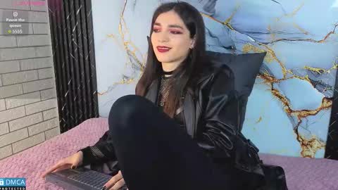 maevekuro online show from January 17, 4:00 am