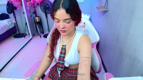 Maggy online show from December 3, 3:51 am