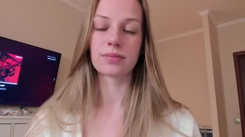 Alice  online show from May 1, 9:25 am