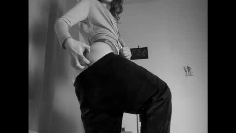 Snapshot of magic_mini_moon chatting on October 30, 8:20 pm Mikky or Moon online show from October 30, 8:20 pm