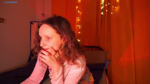 Snapshot of magic_mini_moon chatting on December 4, 12:57 am Mikky or Moon online show from December 4, 12:57 am